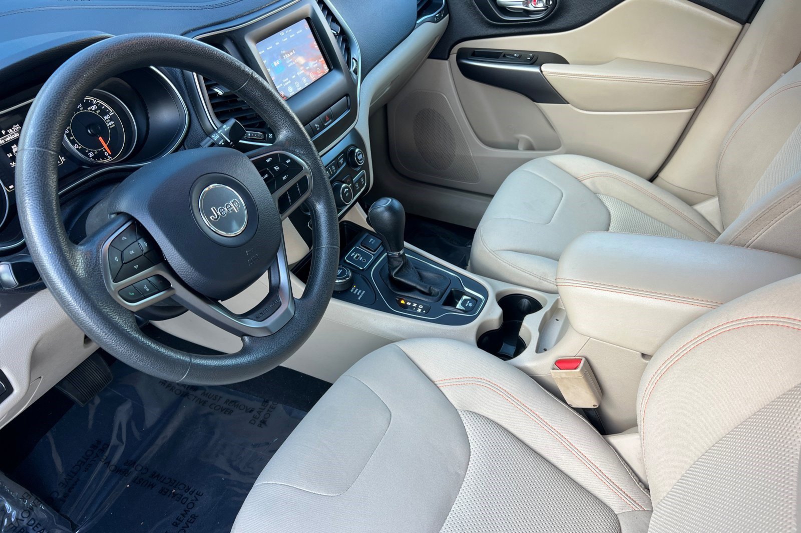 Used 2020 Jeep Cherokee Latitude image 4