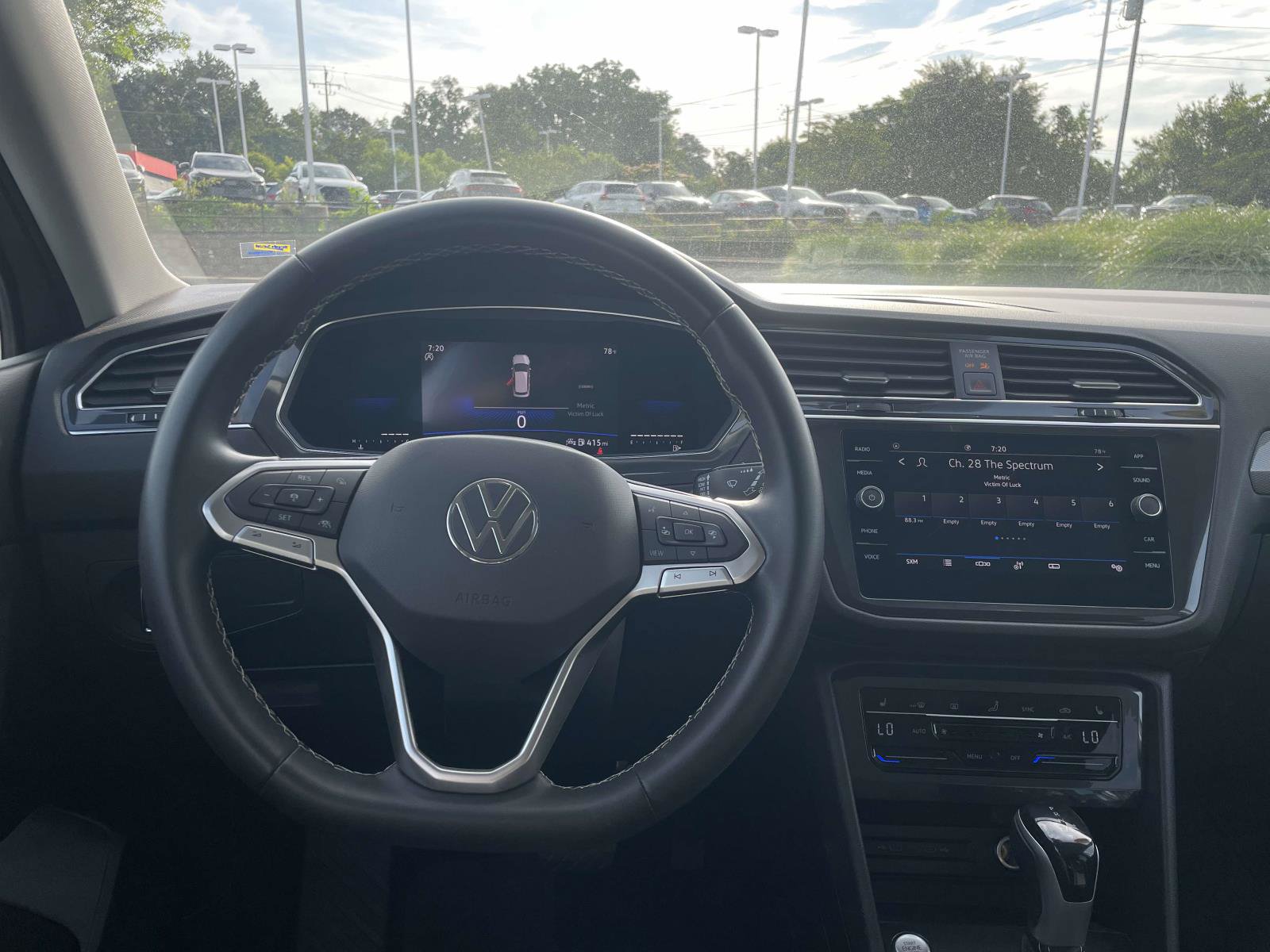 Certified 2023 Volkswagen Tiguan SE w/ Panoramic Sunroof Package FWD image 15