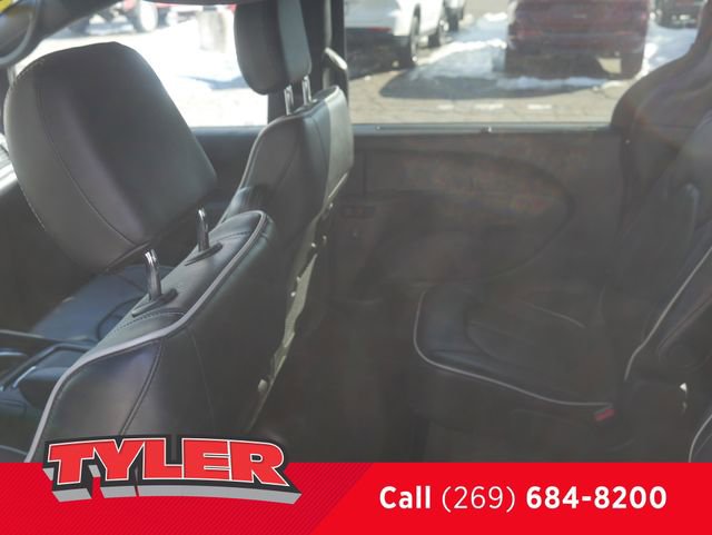 Certified 2025 Chrysler Pacifica Limited image 43