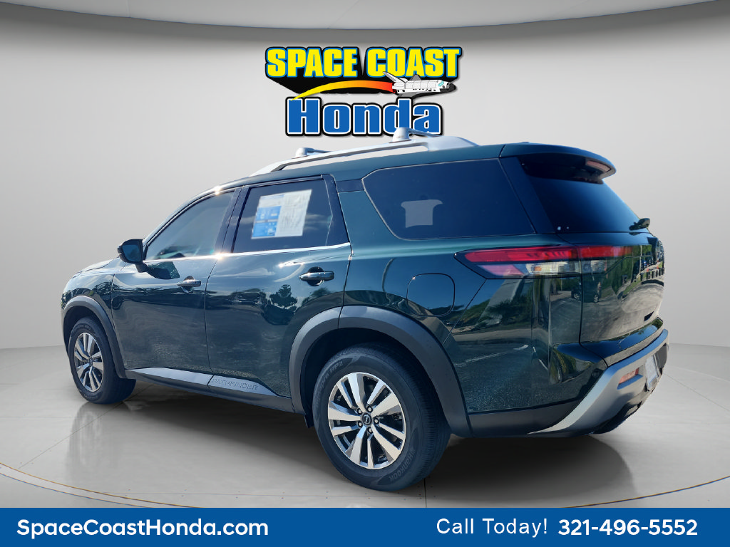 Used 2023 Nissan Pathfinder SL w/ Lighting Package (N92) FWD image 5