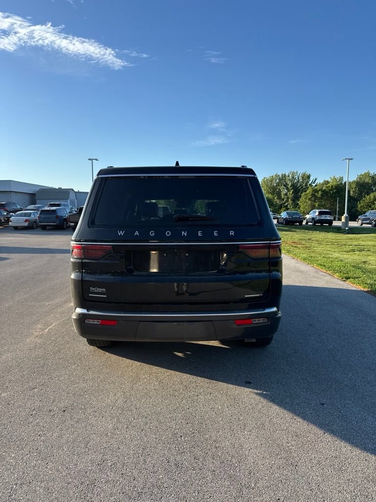 Used 2022 Jeep Wagoneer Series I AWD/4WD image 4
