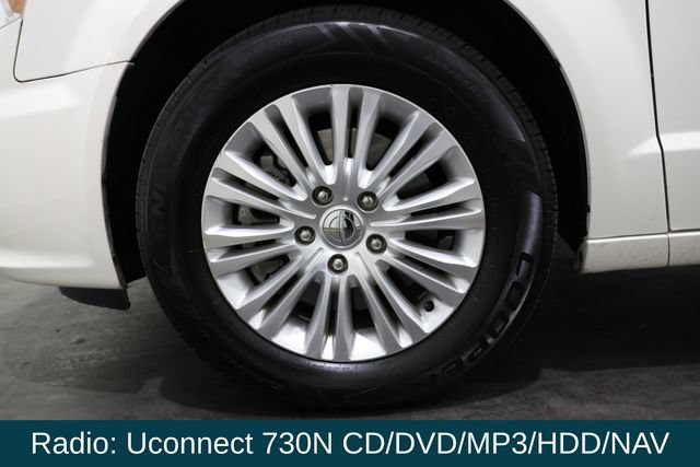 Used 2012 Chrysler Town & Country Limited w/ Luxury Group FWD image 6