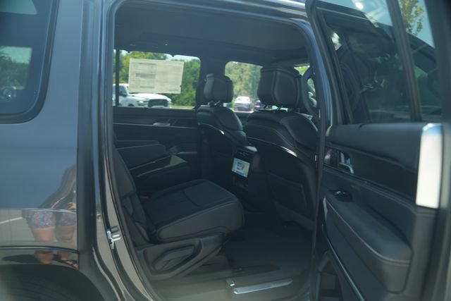 New 2026 Jeep Grand Wagoneer Summit AWD/4WD image 21