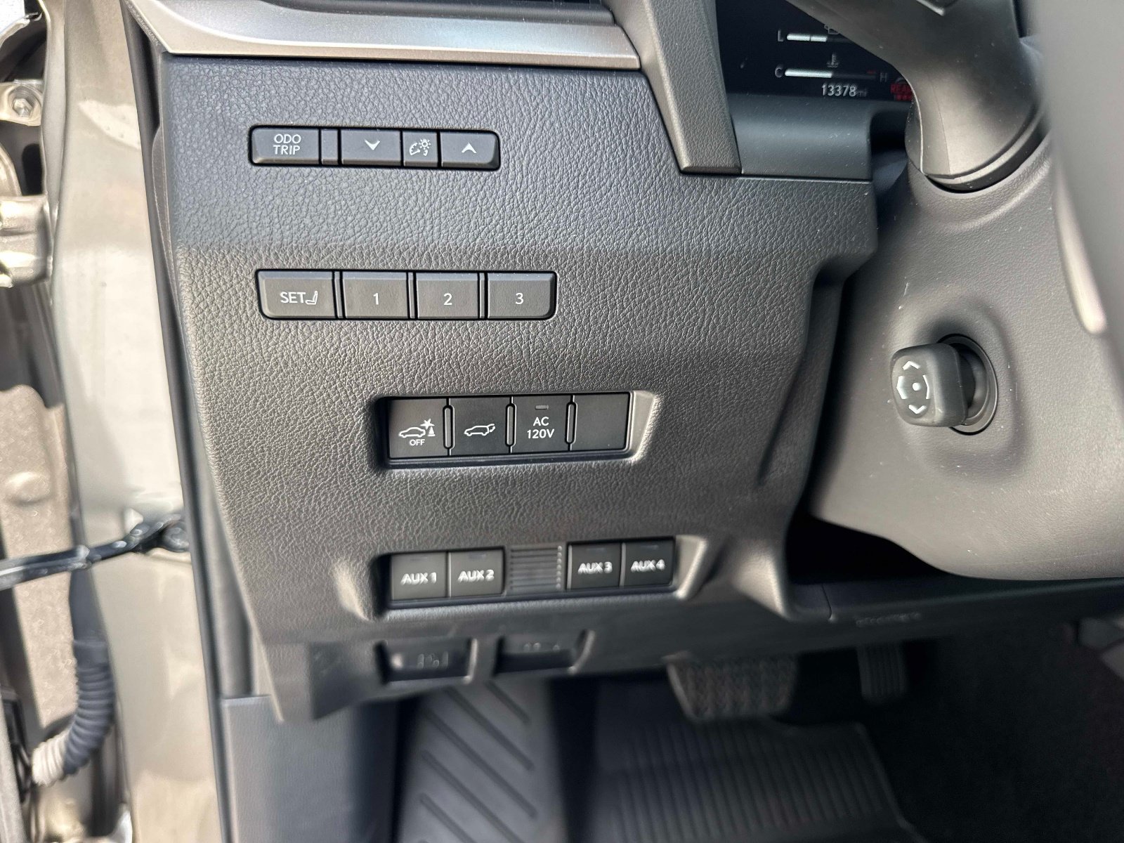 Used 2025 Lexus GX 550 w/ Accessory Package (CT) AWD/4WD image 33