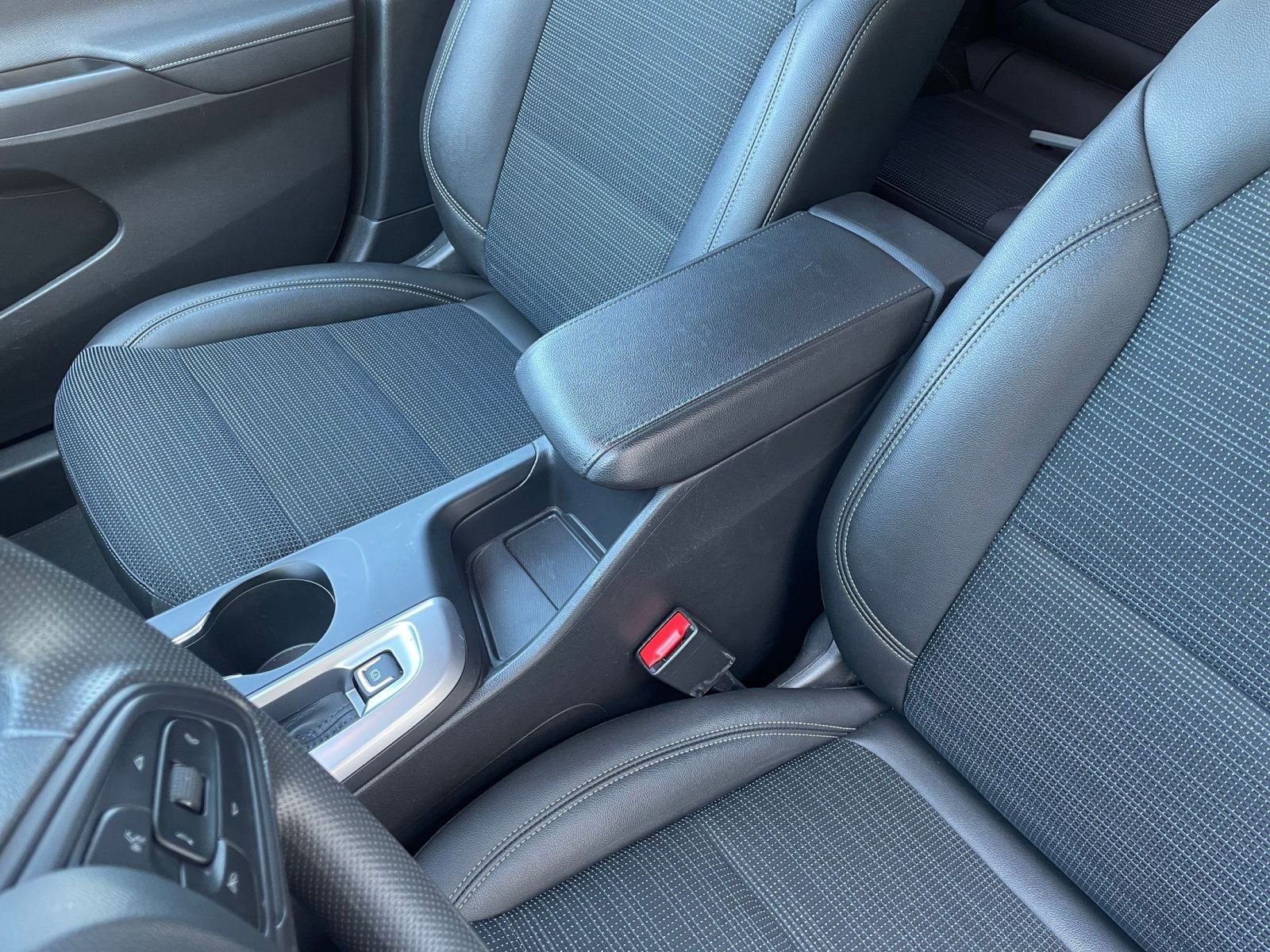 Used 2025 Buick Envista Preferred FWD image 35