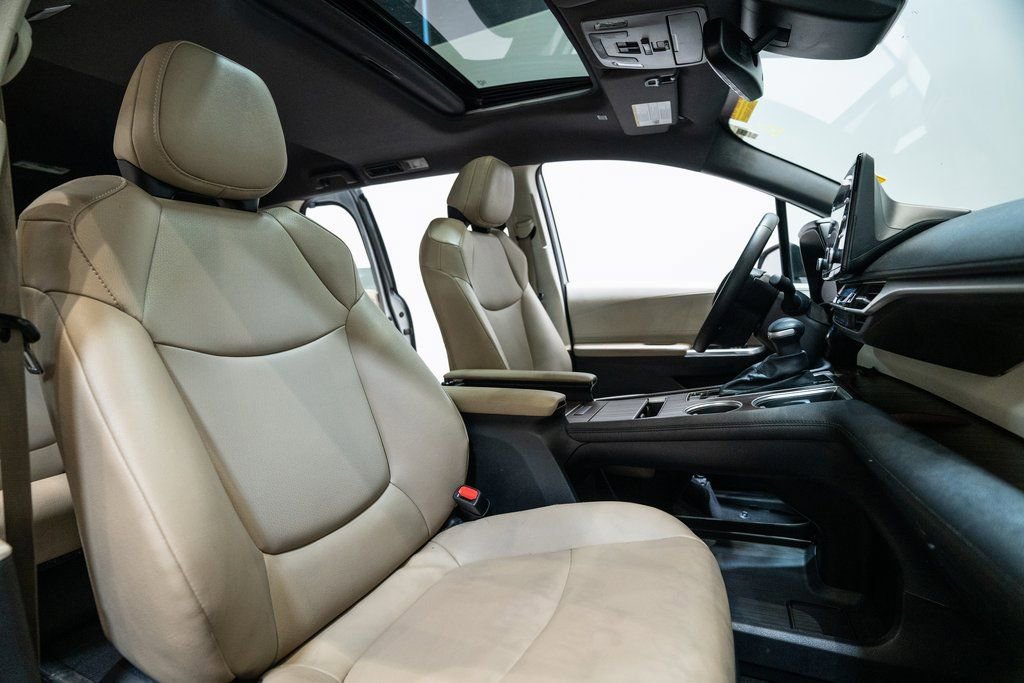 Used 2024 Toyota Sienna XLE image 14