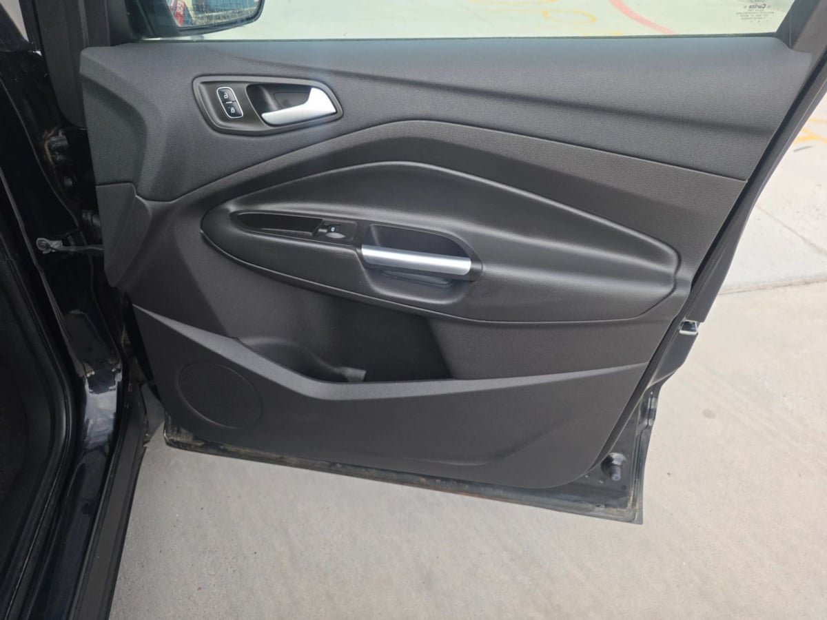 Used 2018 Ford Escape SEL w/ Canadian Touring Package AWD/4WD image 19