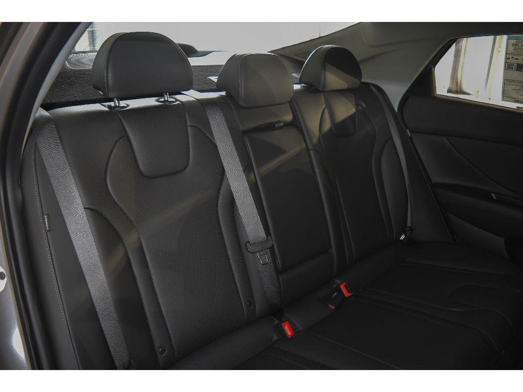 New 2025 Hyundai Elantra Limited image 87