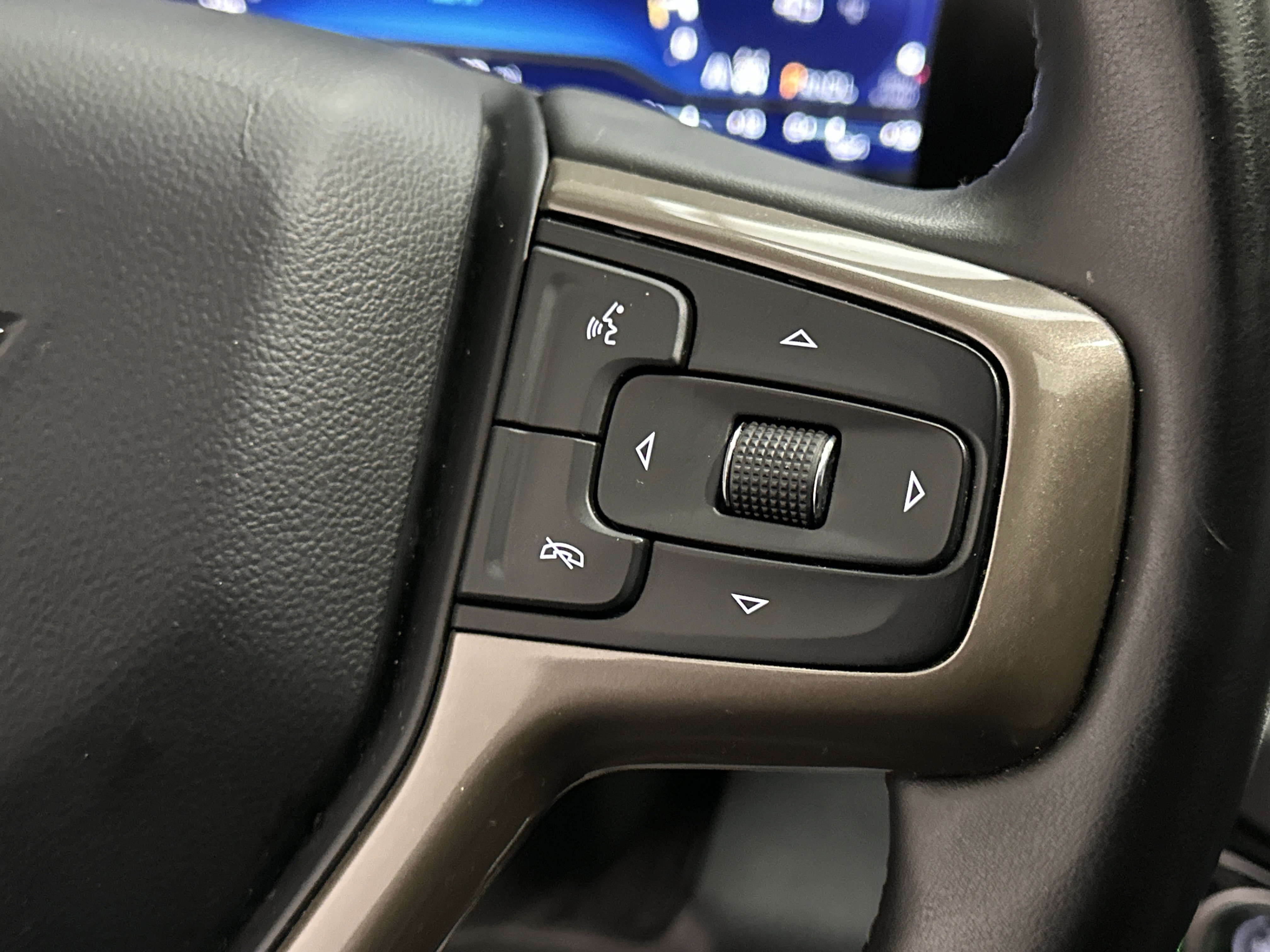 Used 2024 Chevrolet Silverado 3500 High Country w/ High Country Premium Package image 35