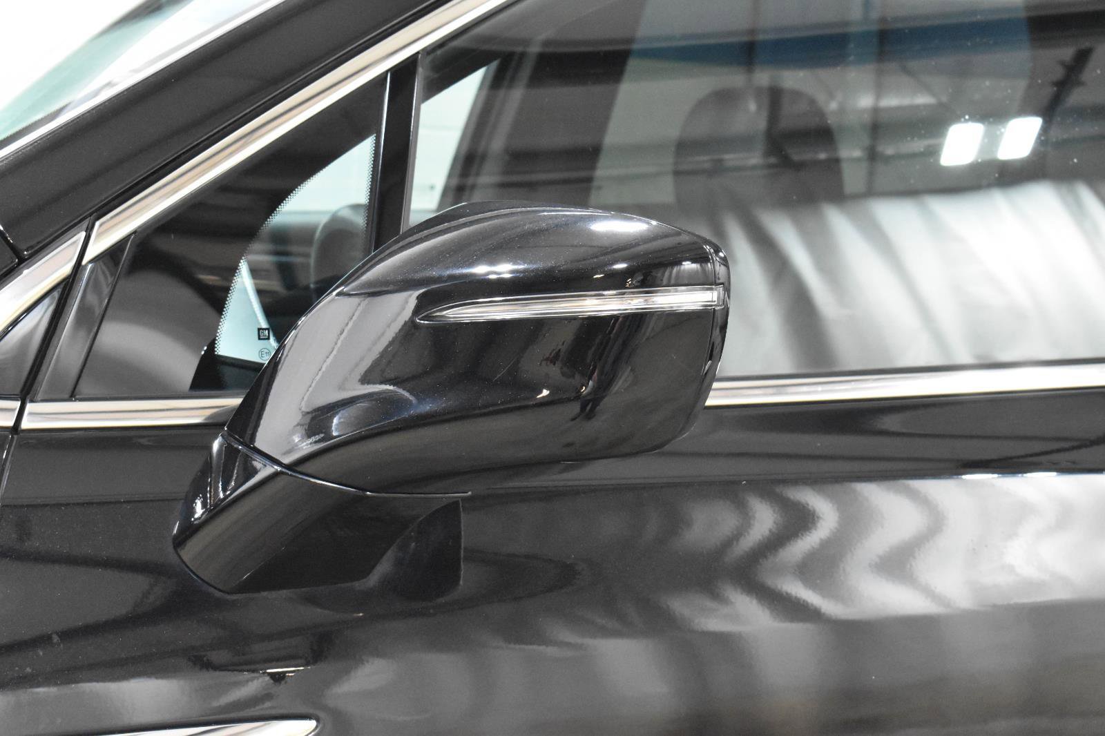 Used 2023 Buick Enclave Essence image 8