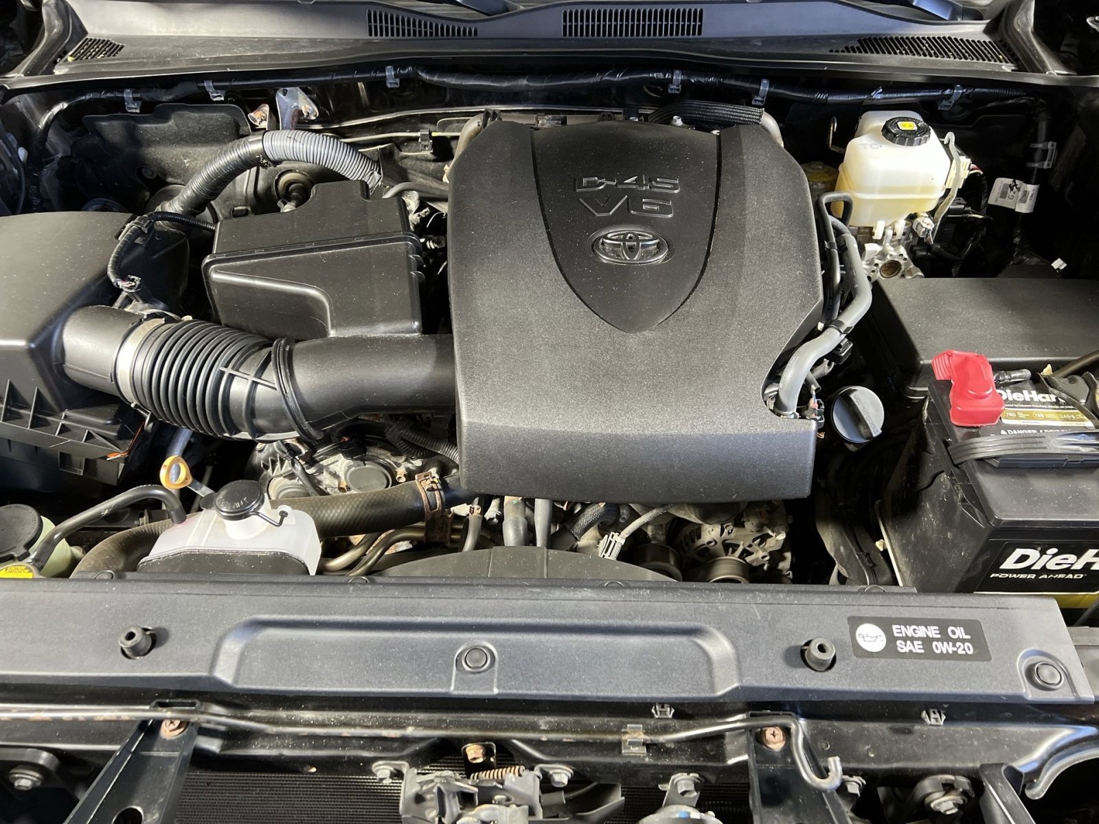 Used 2017 Toyota Tacoma TRD Off-Road w/ Tow Package (A/T) image 26