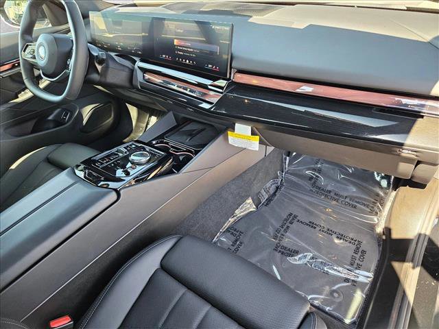 Certified 2025 BMW i5 eDrive40i w/ Premium Package image 29