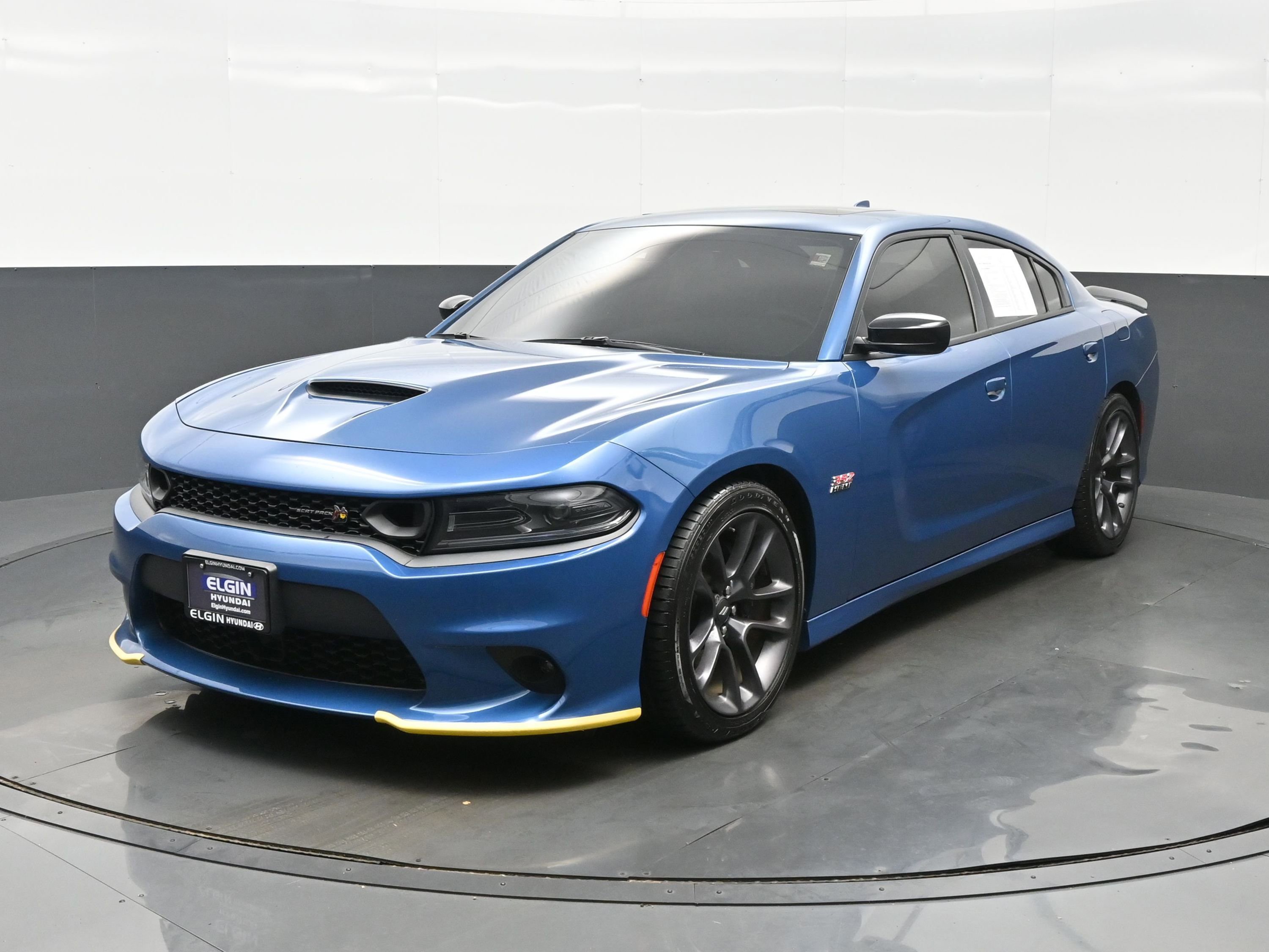 Used 2023 Dodge Charger Scat Pack w/ Technology Group image 2