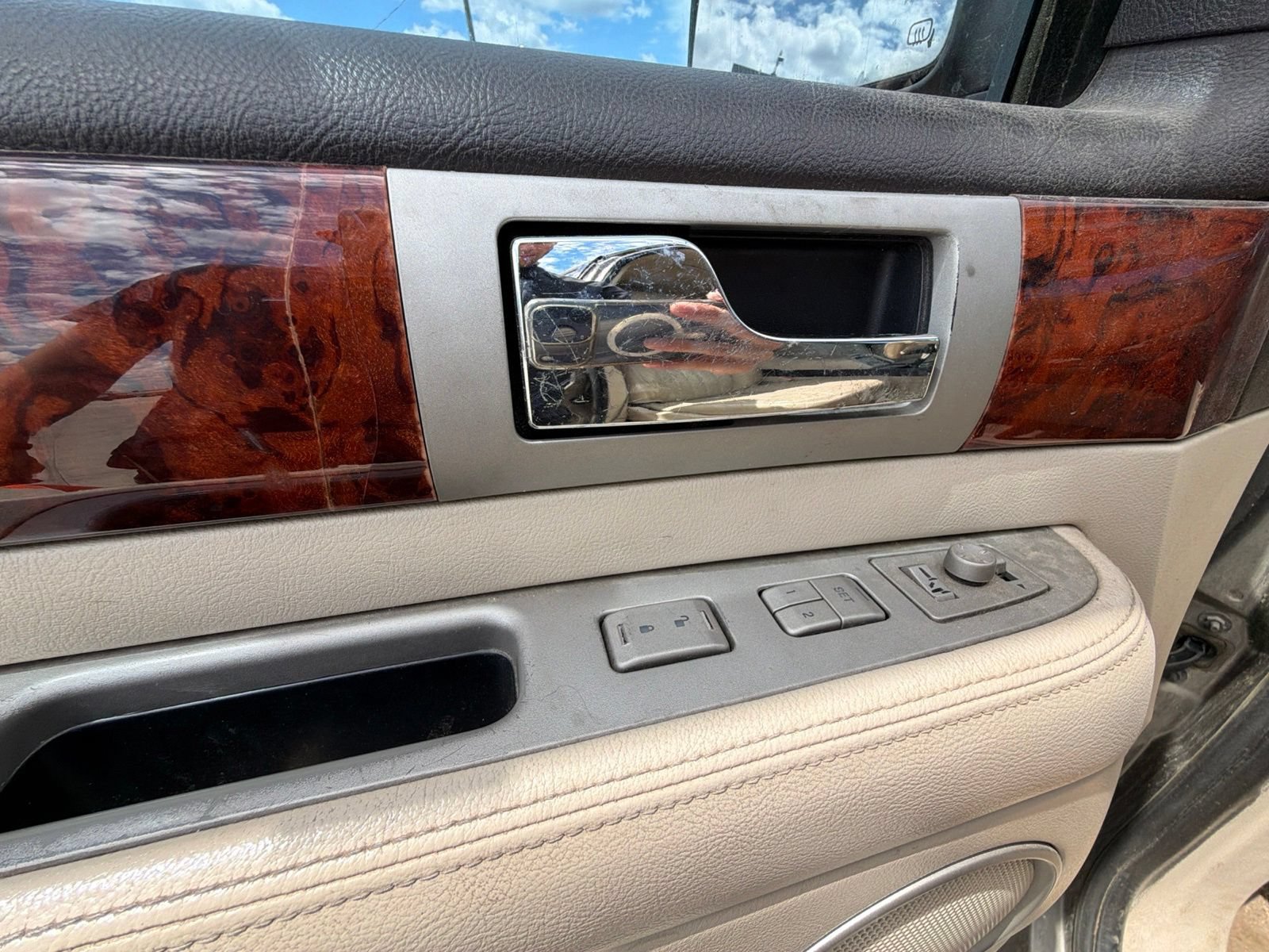 Used 2003 Lincoln Navigator Luxury AWD/4WD image 12