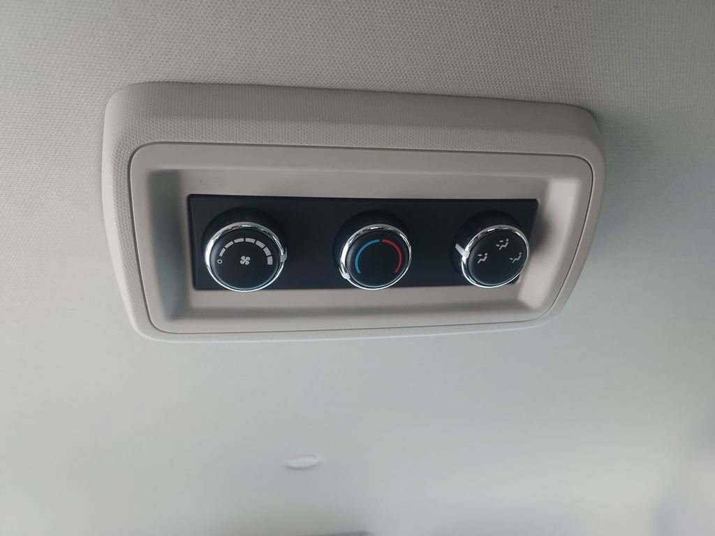 Used 2015 Dodge Grand Caravan SXT FWD image 11