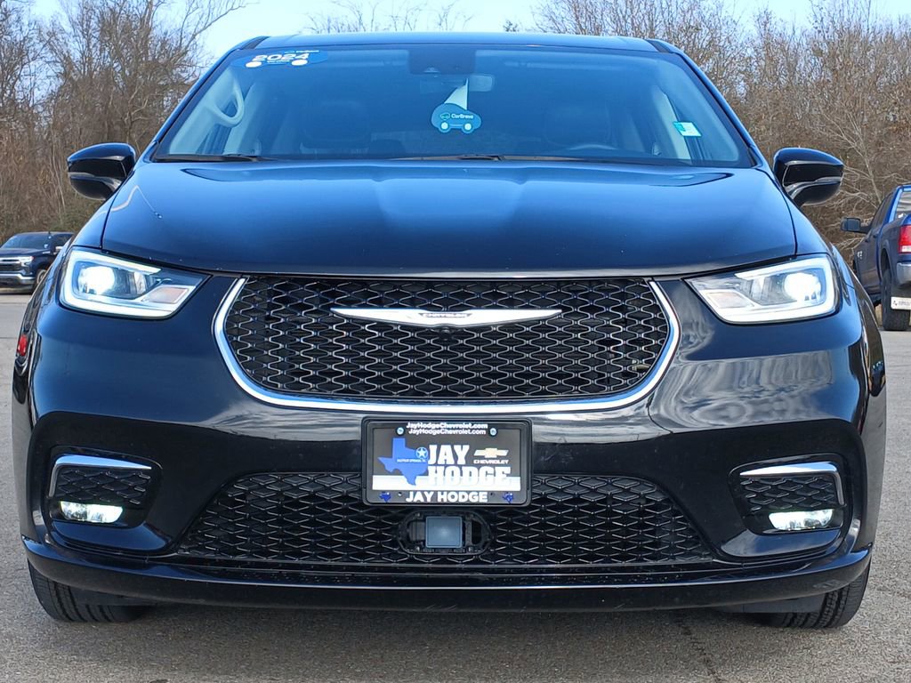 Used 2024 Chrysler Pacifica Touring-L image 32