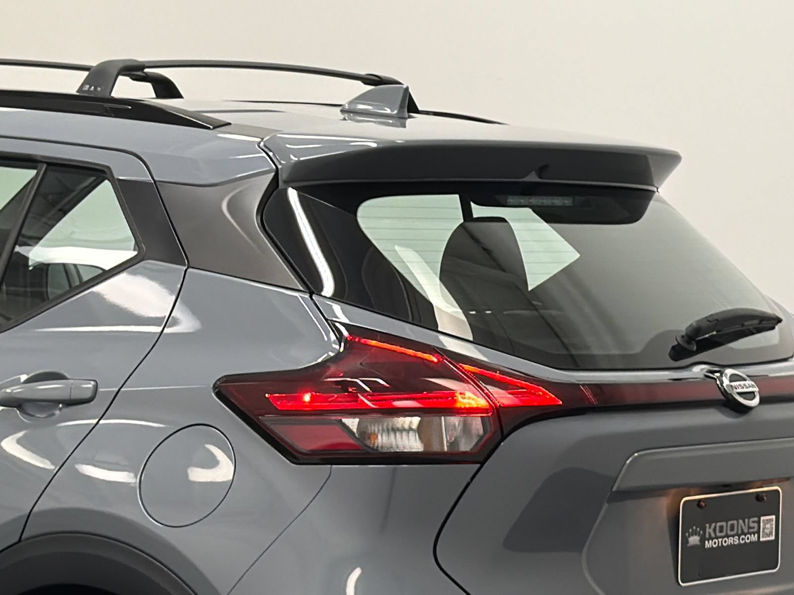 Used 2021 Nissan Kicks SR w/ SR Premium Package FWD image 8