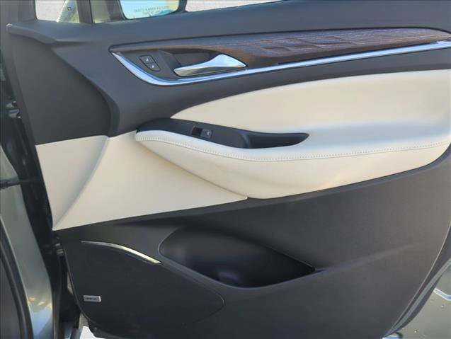 Used 2022 Buick Enclave Avenir w/ Avenir Technology Package AWD/4WD image 26
