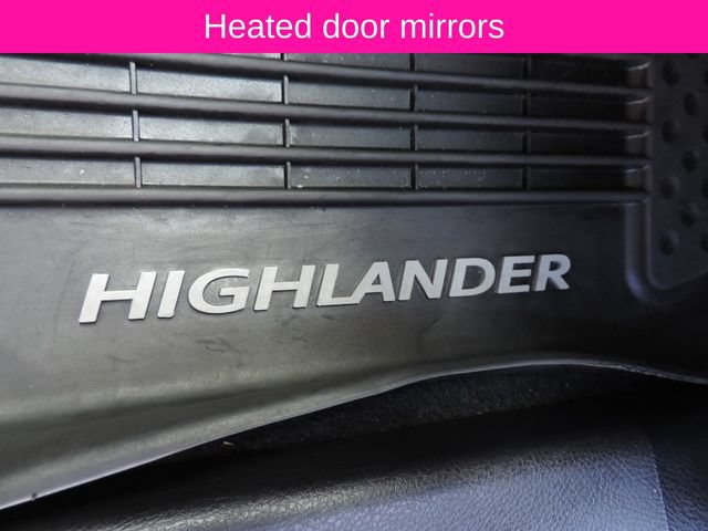 Used 2019 Toyota Highlander Plus FWD image 25