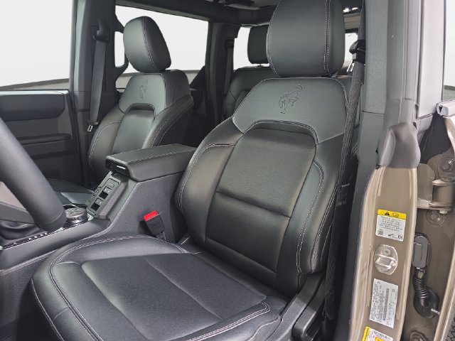 Used 2026 Ford Bronco Badlands AWD/4WD image 14