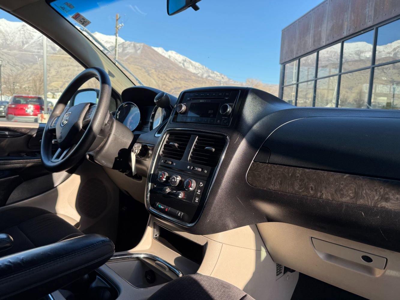 Used 2014 Dodge Grand Caravan SXT image 12