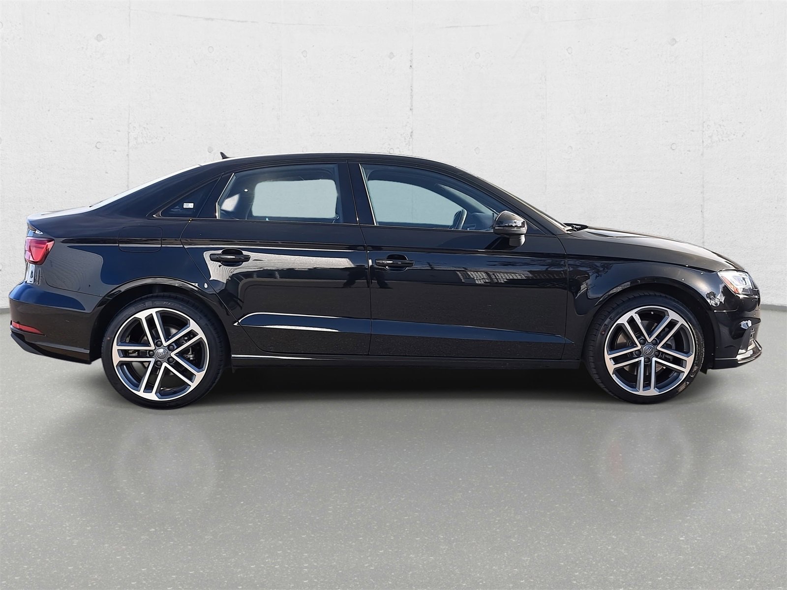 Used 2020 Audi A3 2.0T Premium Plus w/ Premium Plus Package image 4