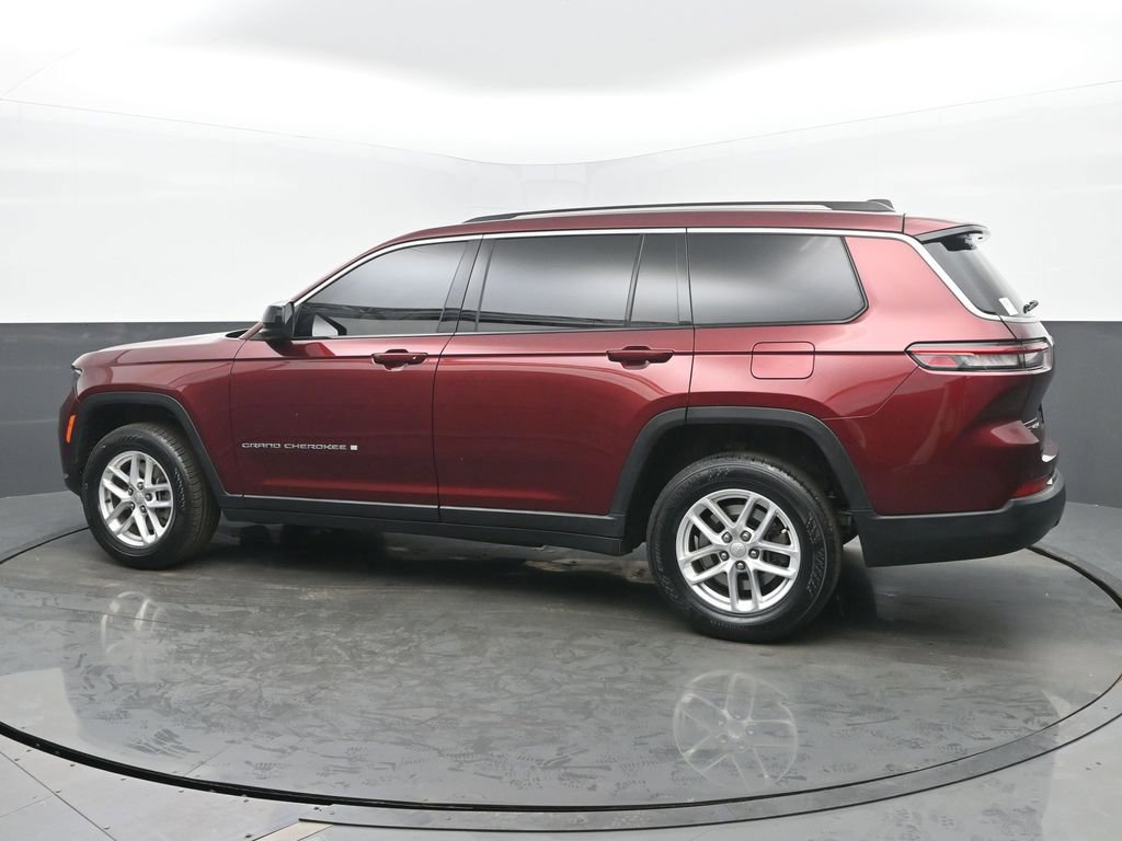 Used 2023 Jeep Grand Cherokee L Laredo image 3