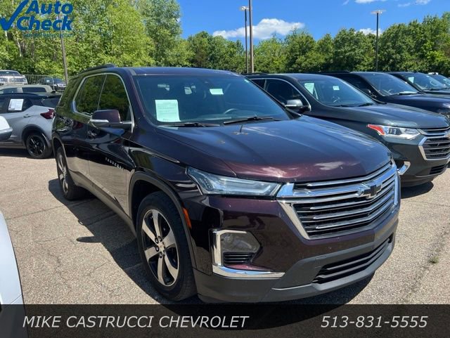Used 2022 Chevrolet Traverse LT w/ LT Premium Package AWD/4WD image 2