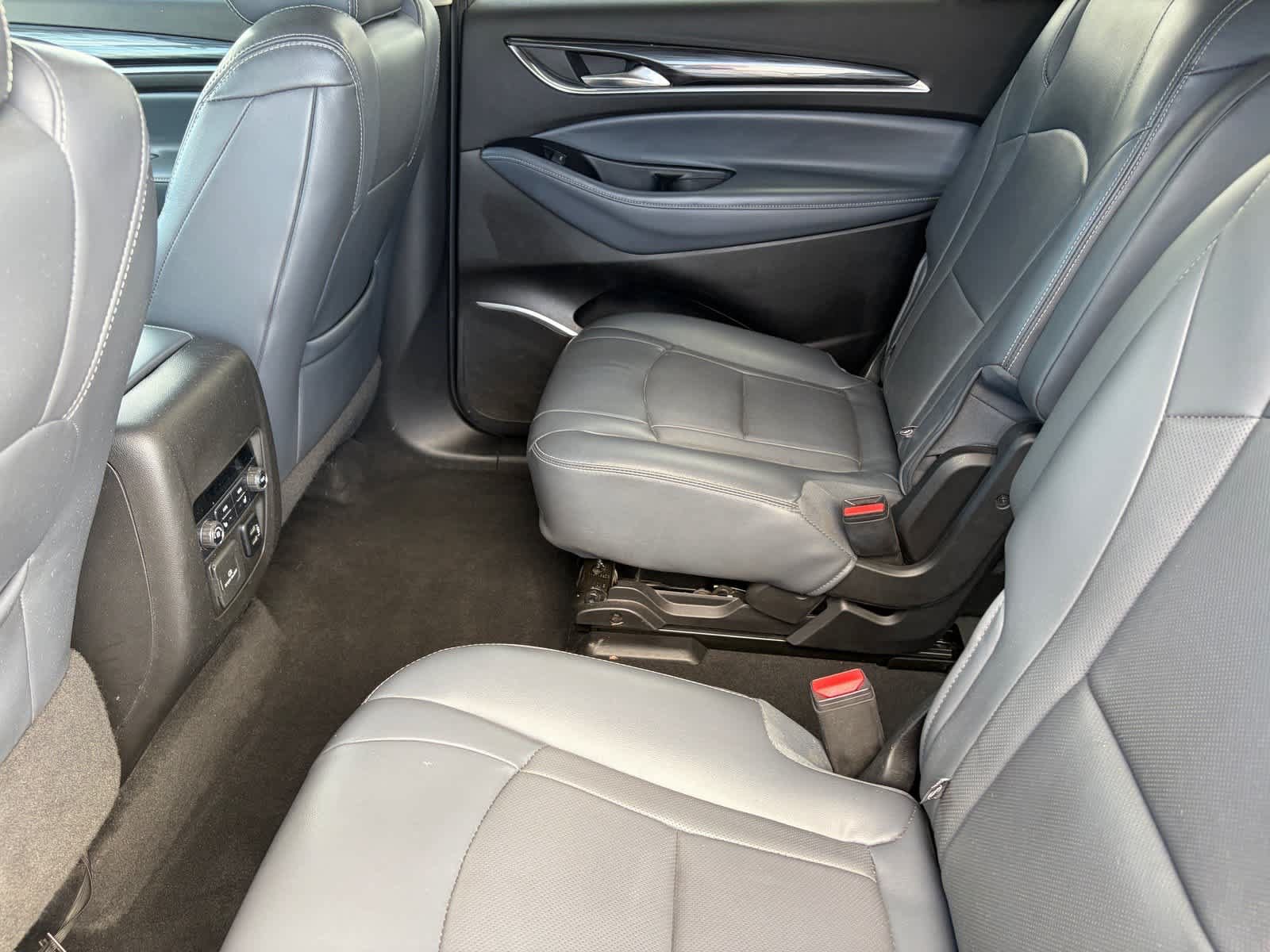 Used 2018 Buick Enclave Premium w/ Experience Buick Package FWD image 12