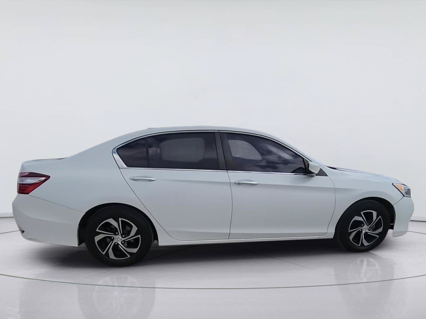 Used 2017 Honda Accord LX image 9
