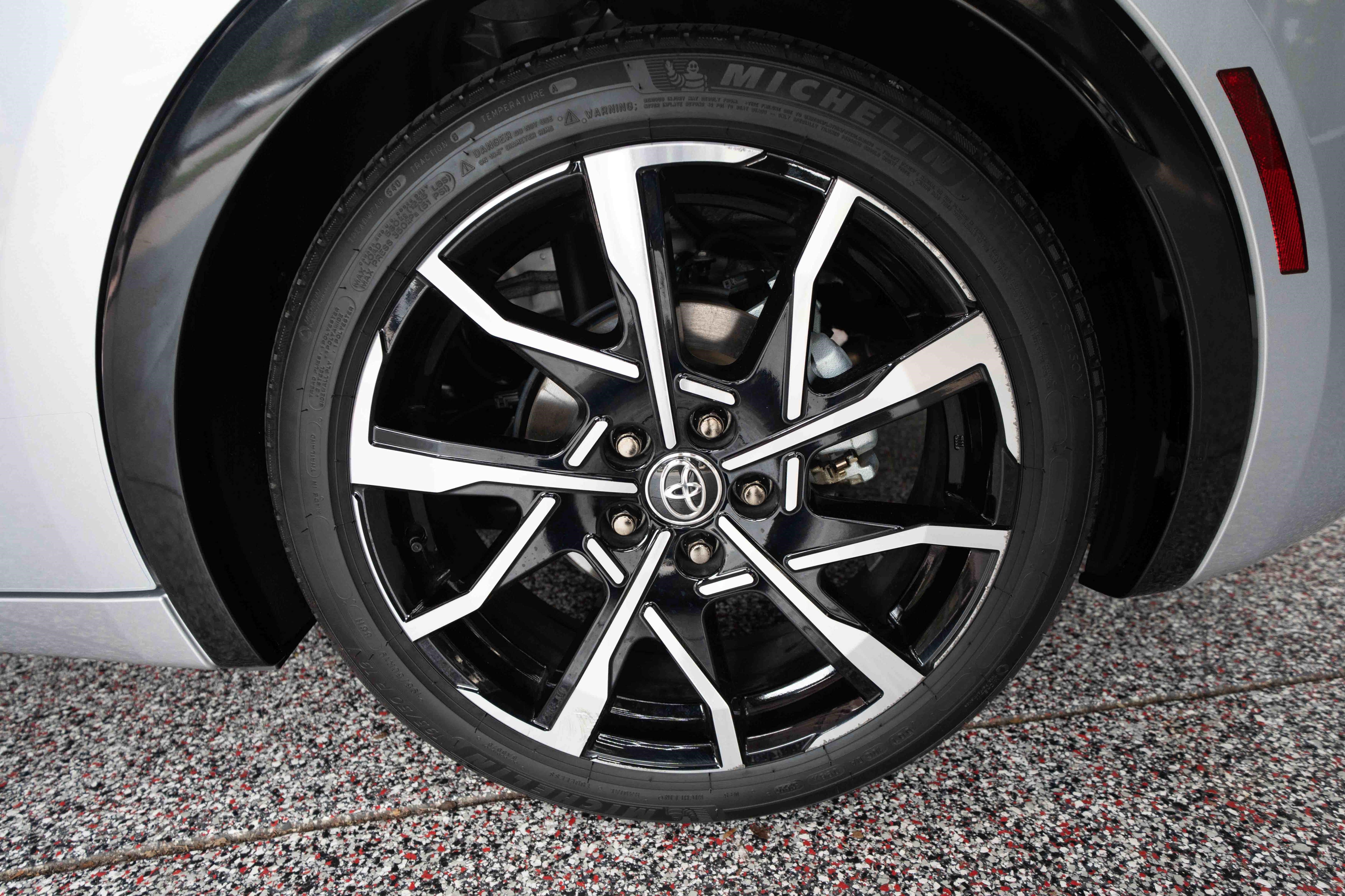 Certified 2026 Toyota Prius Plug-In Hybrid FWD image 29