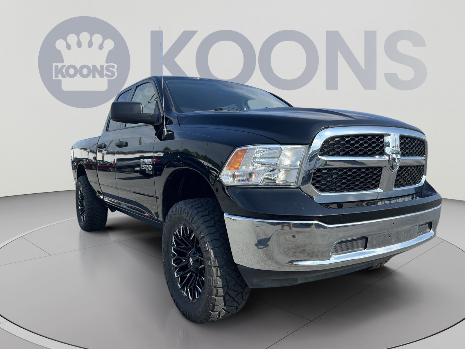 Used 2024 RAM 1500 Classic SLT AWD/4WD image 10