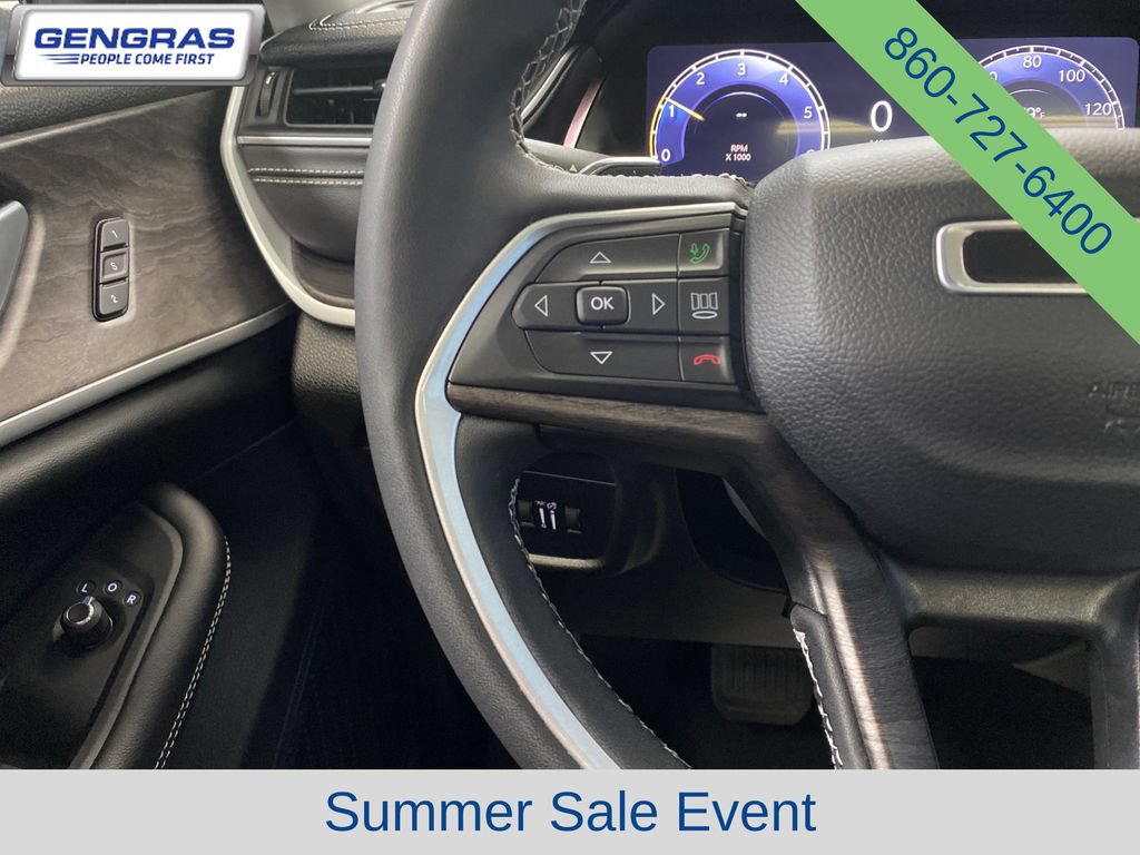 Used 2023 Jeep Grand Cherokee L Limited AWD/4WD image 21