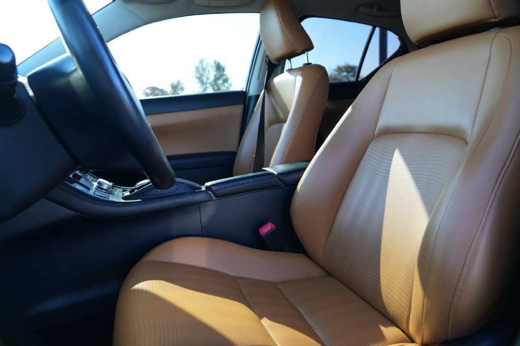 Used 2013 Lexus CT 200h w/ Premium Pkg w/Navigation FWD image 13