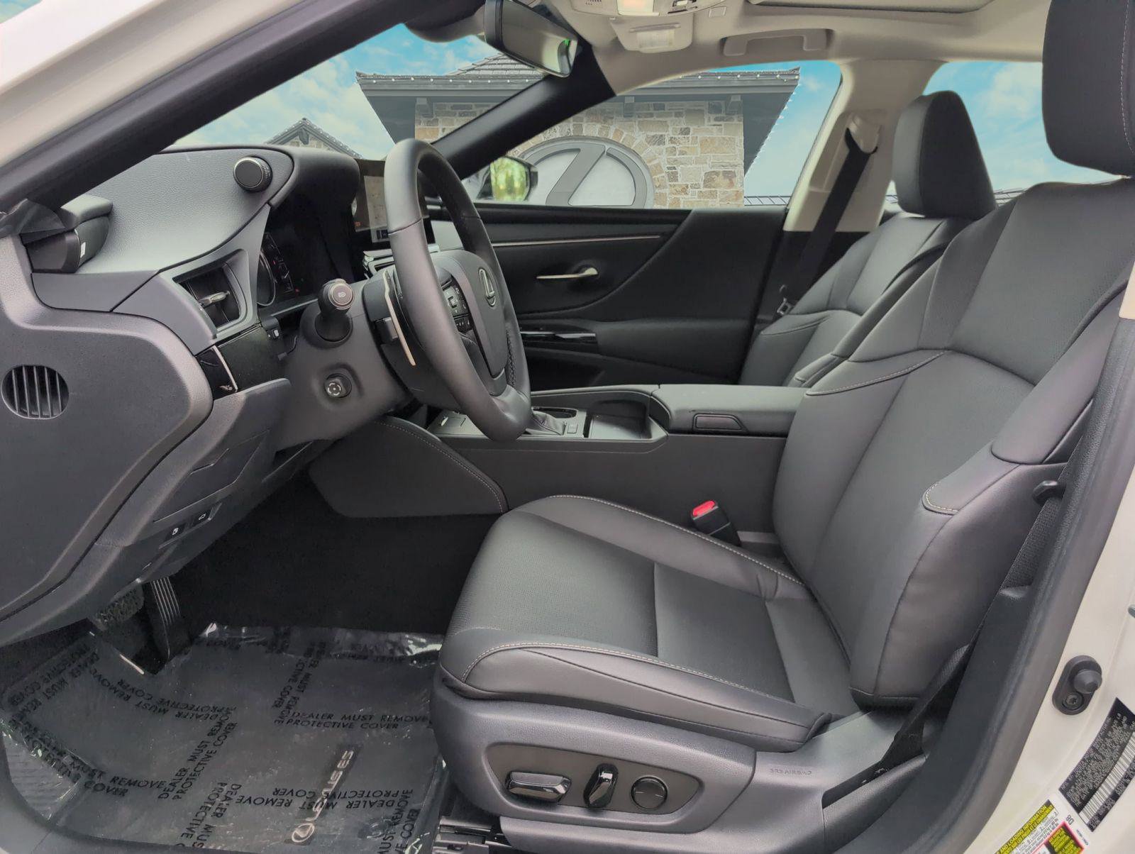 Certified 2025 Lexus ES 300h image 7