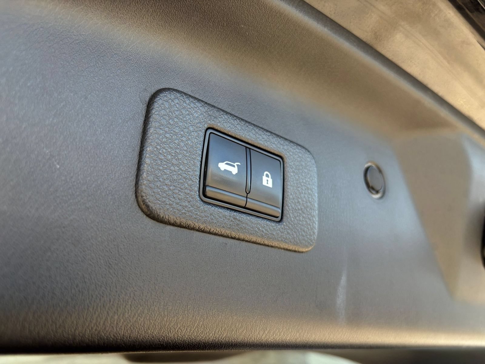 Used 2024 Nissan Armada SL RWD image 24