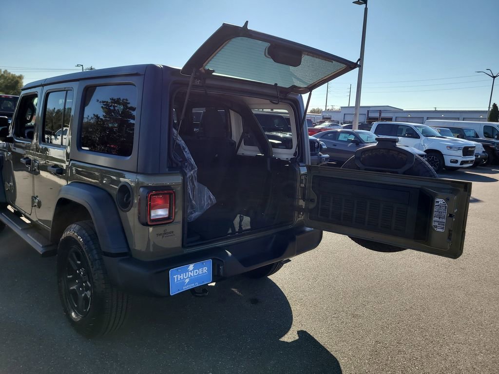 Used 2025 Jeep Wrangler Sport image 8