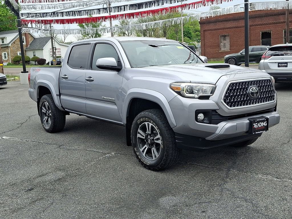 Used 2018 Toyota Tacoma TRD Sport w/ Technology Package AWD/4WD image 4