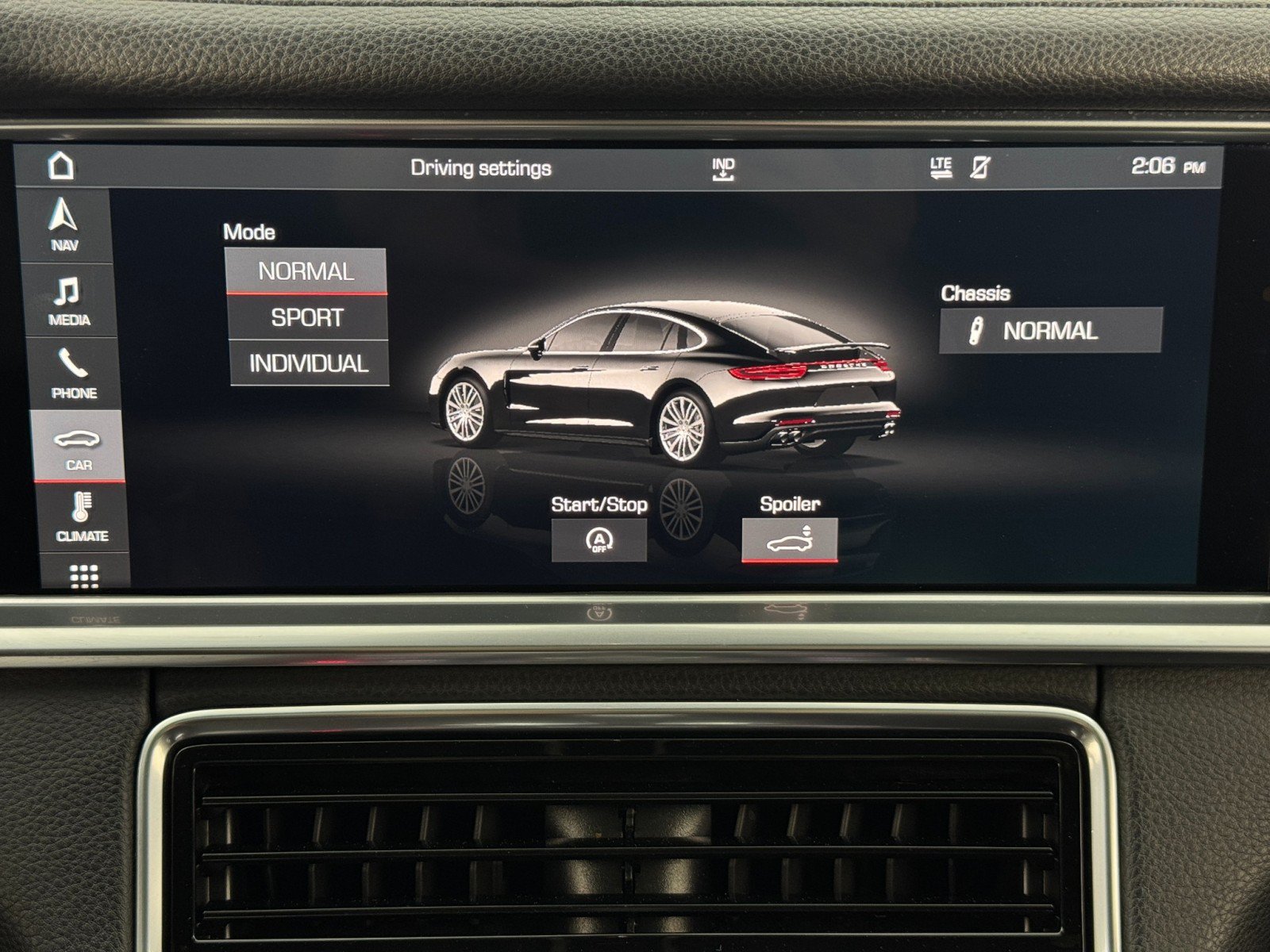 Used 2018 Porsche Panamera 4S w/ Premium Package Plus AWD/4WD image 27