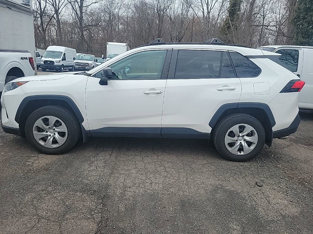 Used 2021 Toyota RAV4 LE image 8
