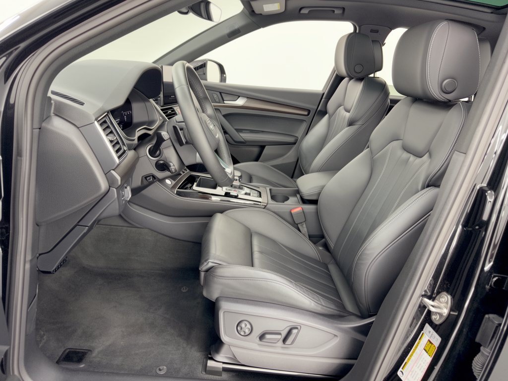 Used 2023 Audi Q5 2.0T Premium Plus w/ Premium Plus Package AWD/4WD image 5