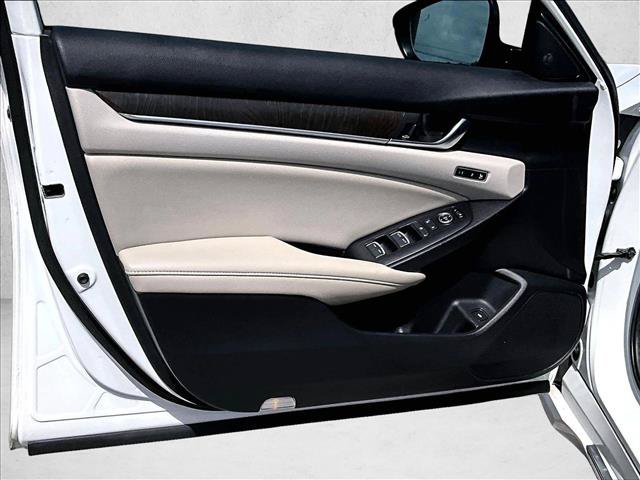 Used 2021 Honda Accord Touring image 17