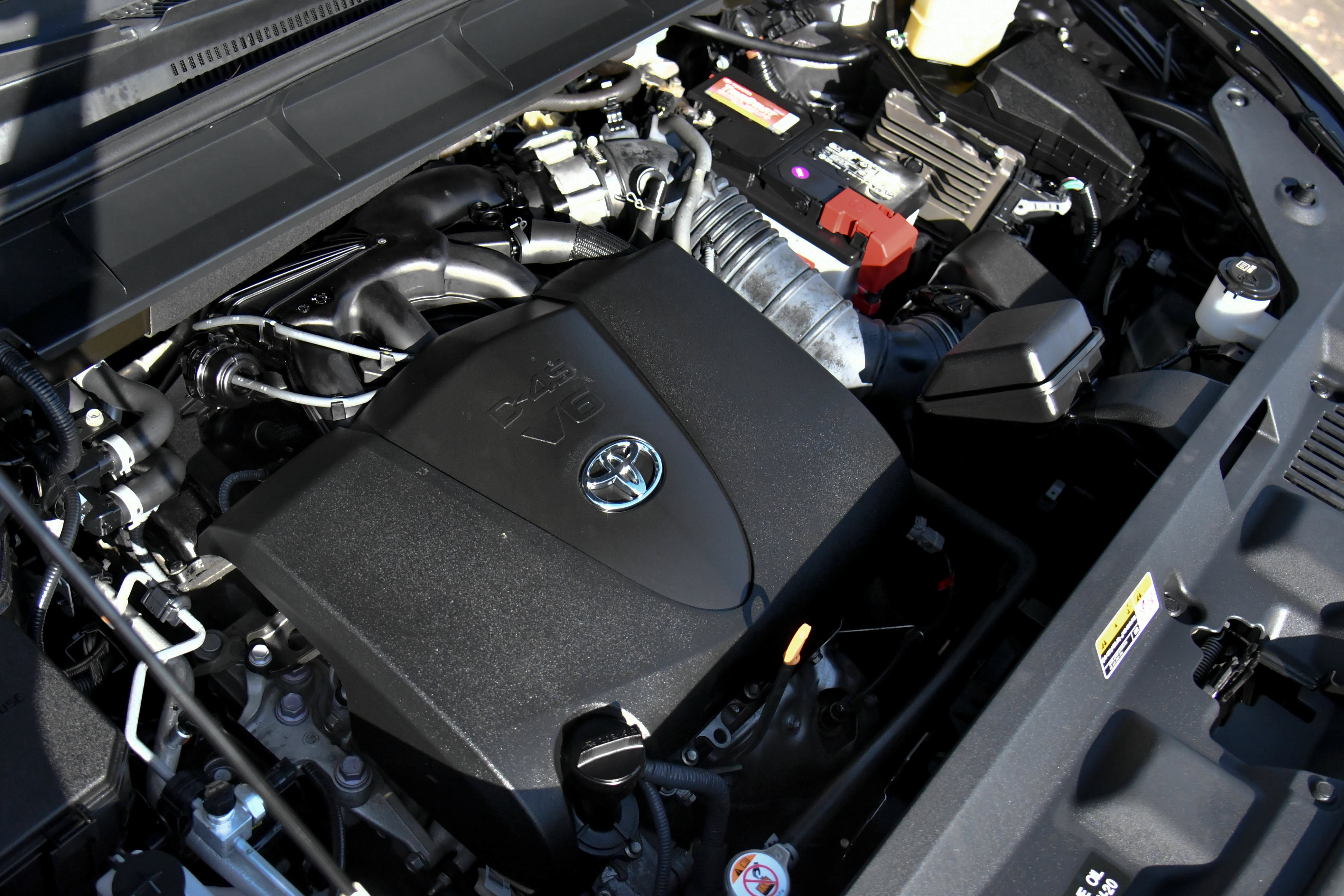 Used 2021 Toyota Highlander L FWD image 46