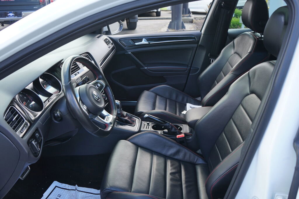 Used 2017 Volkswagen GTI SE FWD image 12