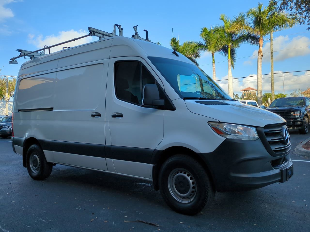 Used 2019 Mercedes-Benz Sprinter 144 Cargo image 2