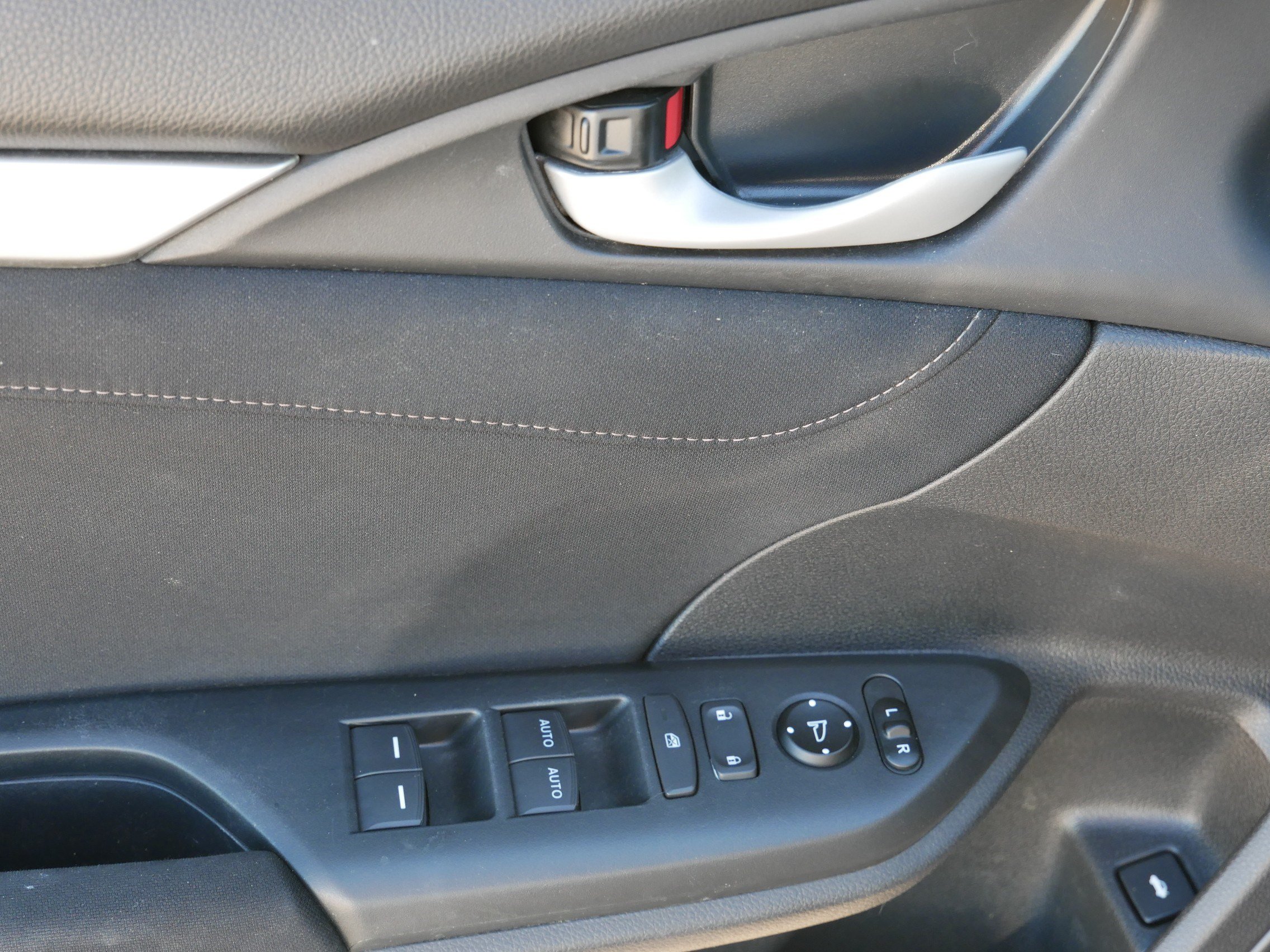 Used 2020 Honda Civic EX image 19