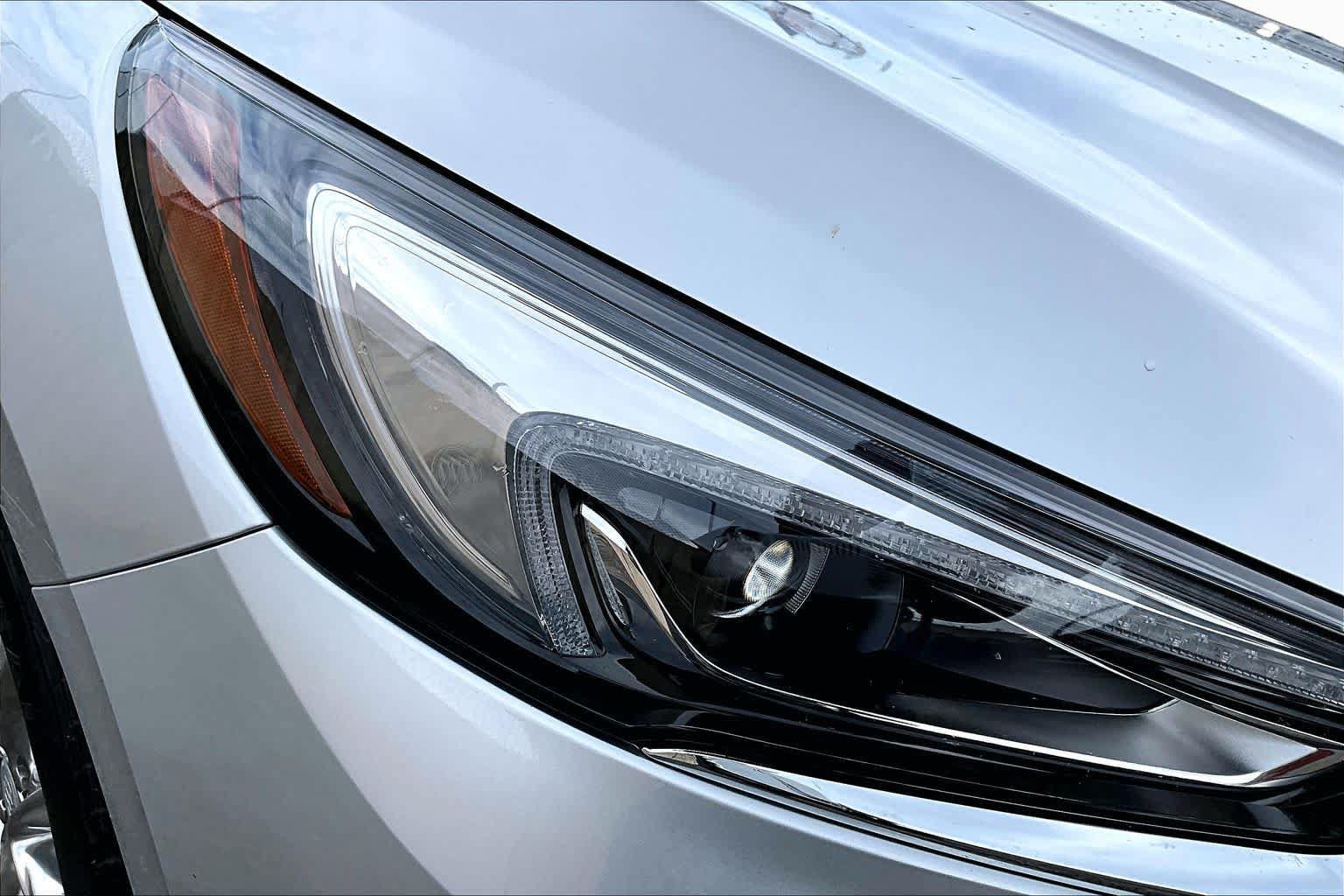 Used 2020 Buick Enclave Essence FWD image 27