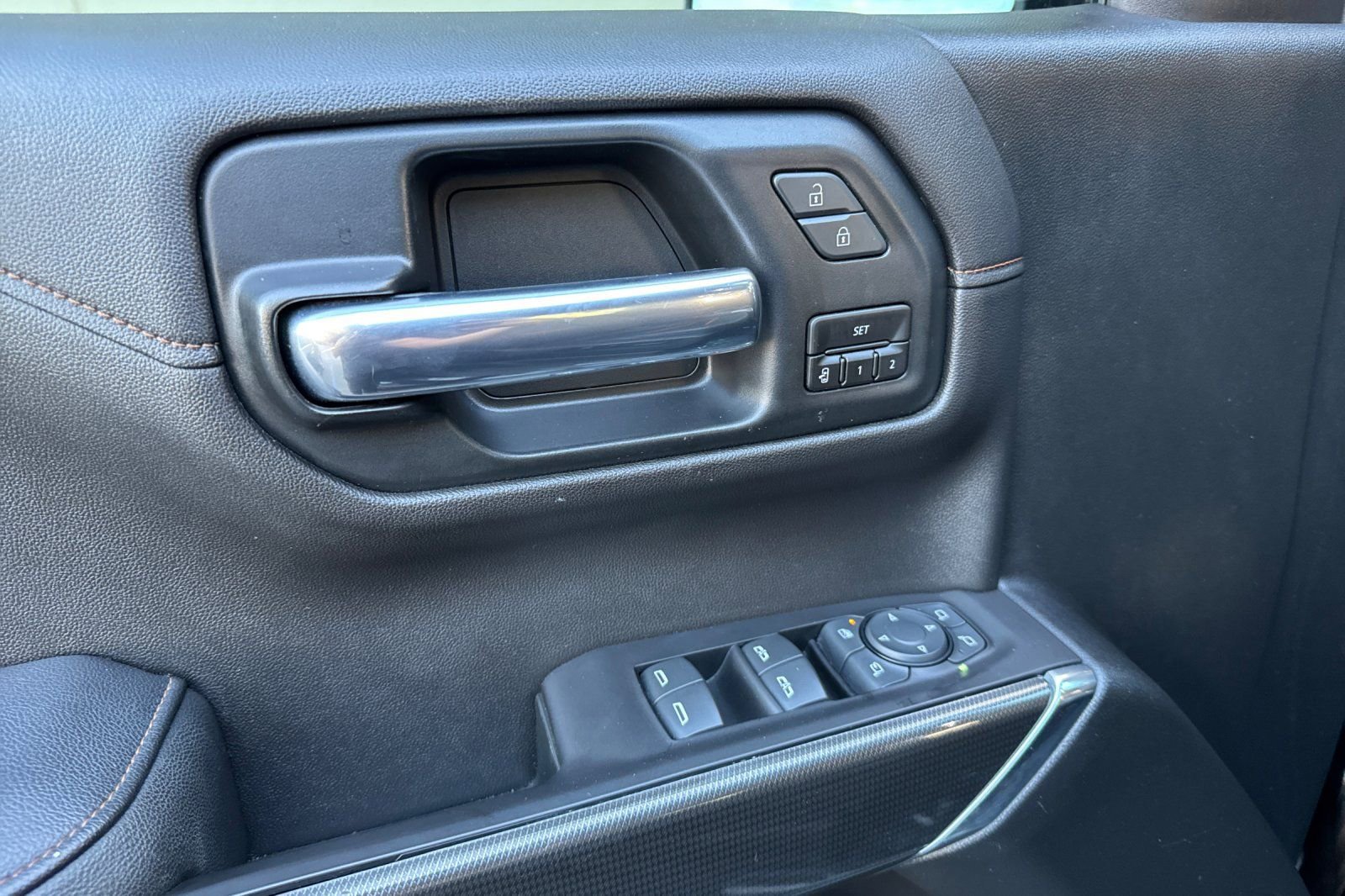 Used 2020 GMC Sierra 1500 AT4 w/ AT4 Premium Package image 11