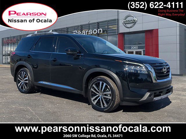 Certified 2025 Nissan Pathfinder Platinum image 1