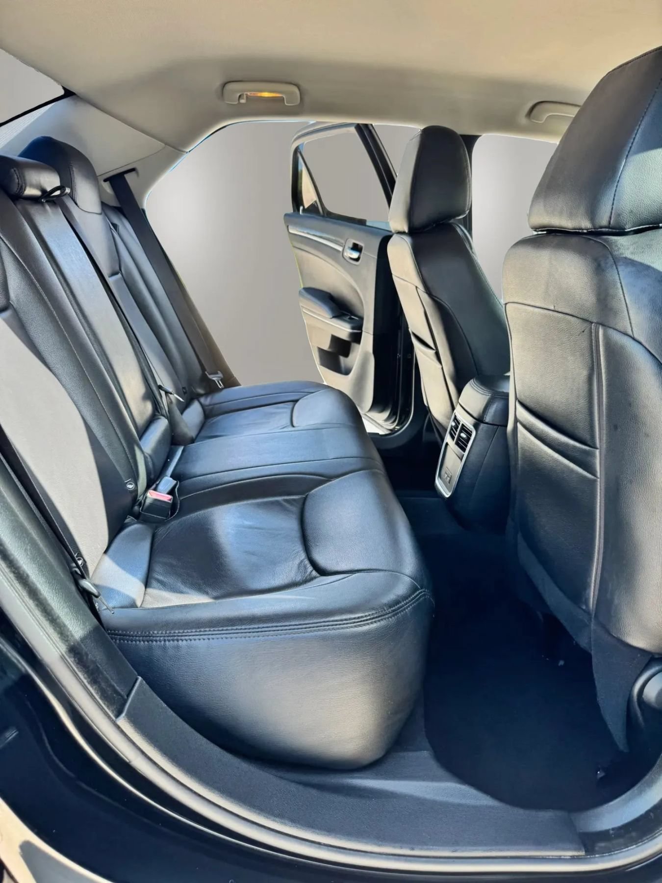 Used 2022 Chrysler 300 Touring w/ Sport Appearance Package RWD image 20